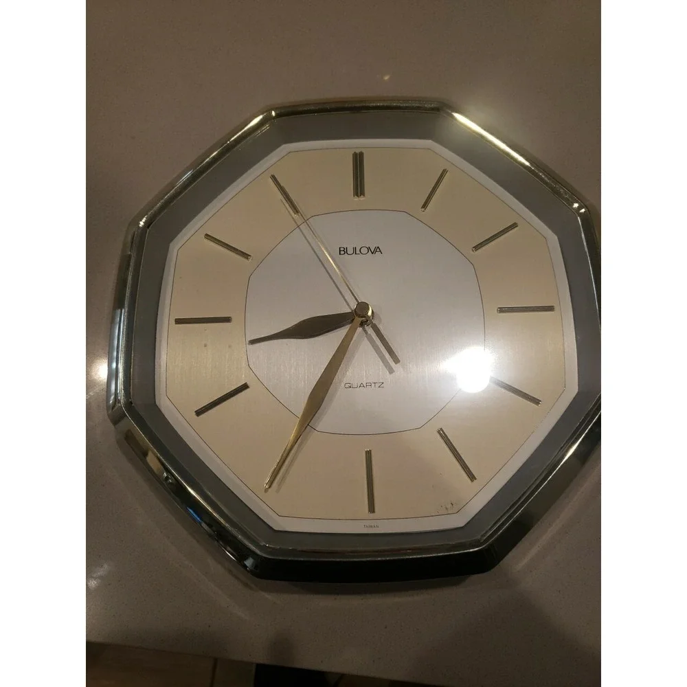 Vintage BULOVA Wall Clock Quartz Battery Retro MCM 70s 80s C4660 octagon